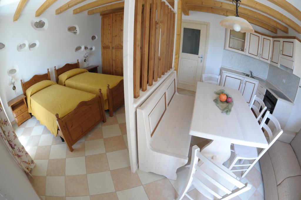 Agriturismo Sol De Montalto Rivoli Veronese Zimmer foto